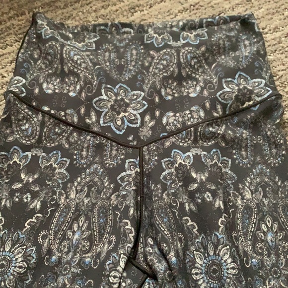 Aerie Leggings!! Size small - Picture 2 of 3